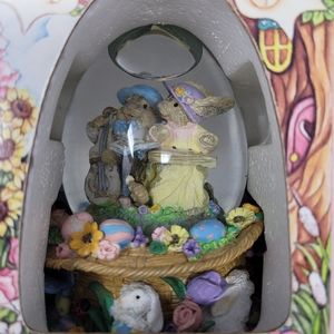 Easter Bunny Spring Water Globe Music Box Sankyo Plays Peter Cottontail Rabbits